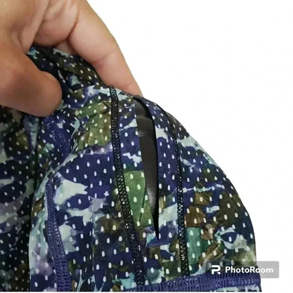 Lululemon Runbeam Half Zip Floral UPF Hoodie - Picture 6 of 12